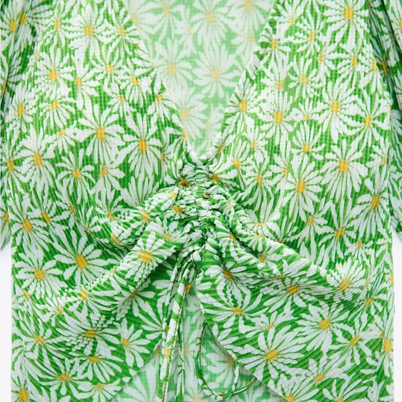 SOLD - Green ZARA Daisy Scrunched Top - Picture 7 of 10